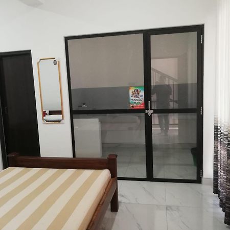 David Villa Anuradhapura Luaran gambar