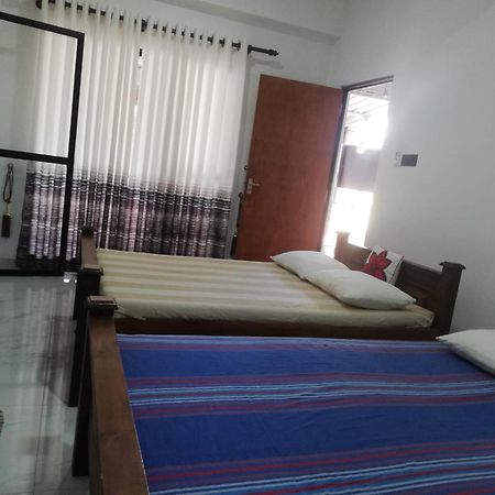 David Villa Anuradhapura Luaran gambar
